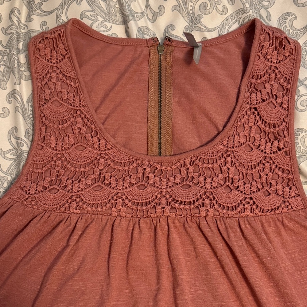 Vanity Mauve Crochet Detail Tank Top - Picture 2 of 4